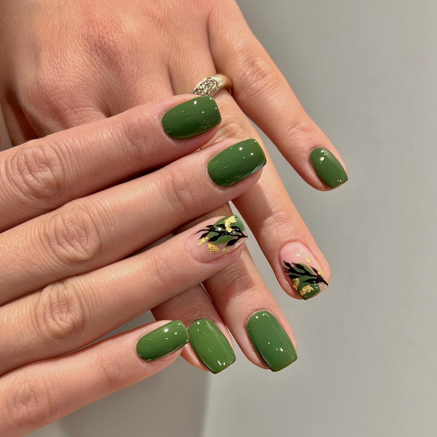 Leśna zieleń na Twoich paznokciach!
