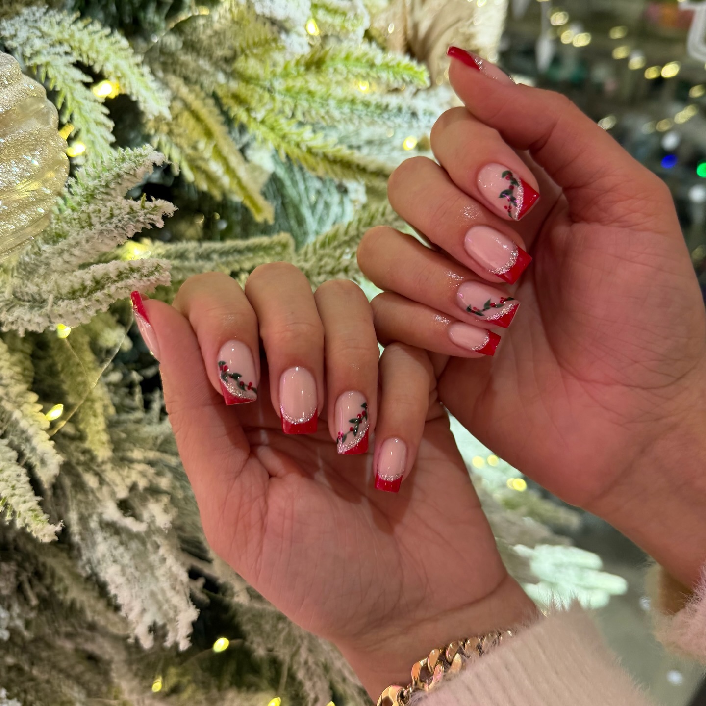 Czerwona magia na końcówkach palców!