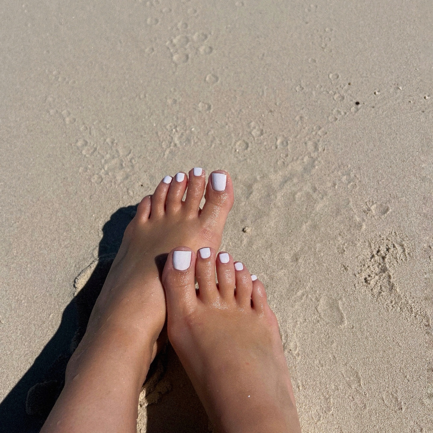 Biały elegant: prostota z charakterem