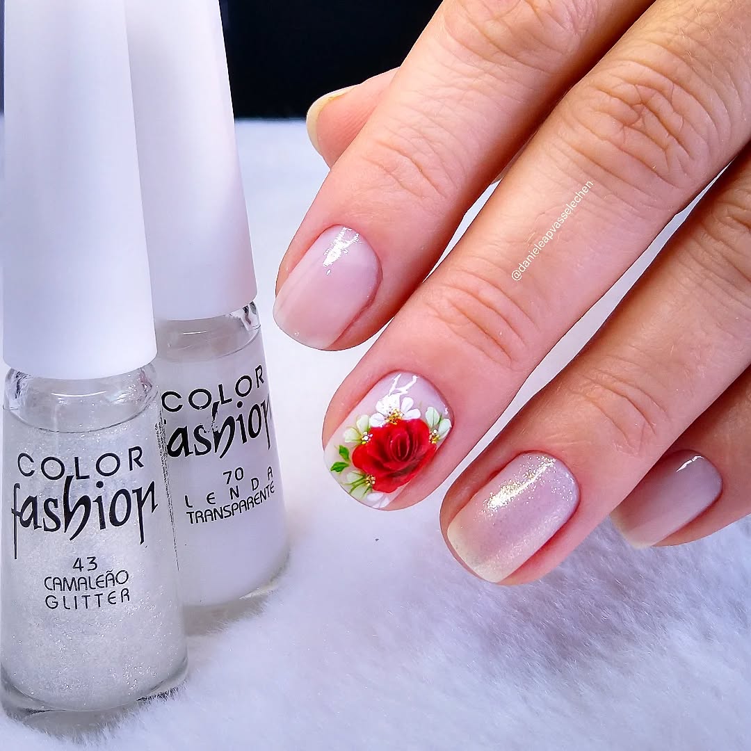 Romantyczny pedicure z różą: urok w każdym detalu